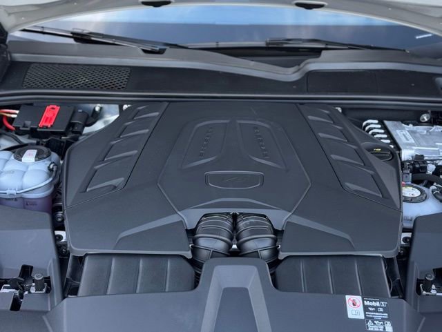 New 2025 Porsche Cayenne Turbo image 38