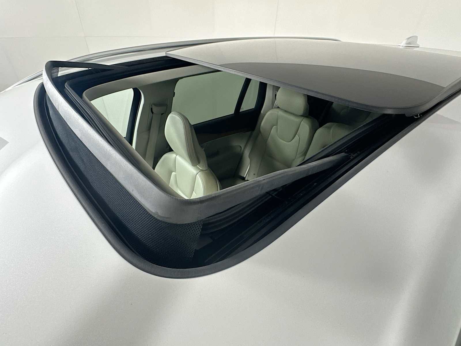 Certified 2021 Volvo XC90 T8 Inscription Expression w/ Advanced Package image 20