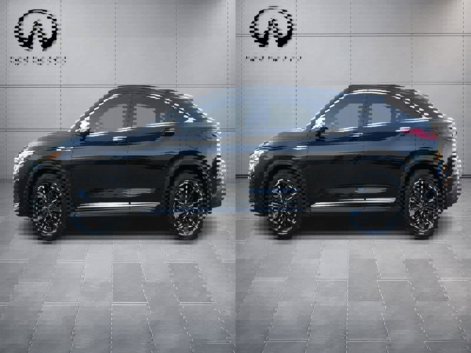 Used 2024 INFINITI QX55 Essential w/ Accent Package image 4