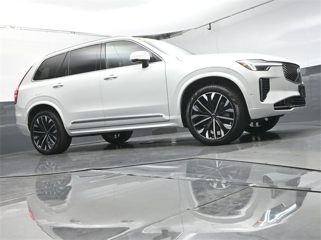 Used 2025 Volvo XC90 B5 Plus w/ Protection Package Premier image 33