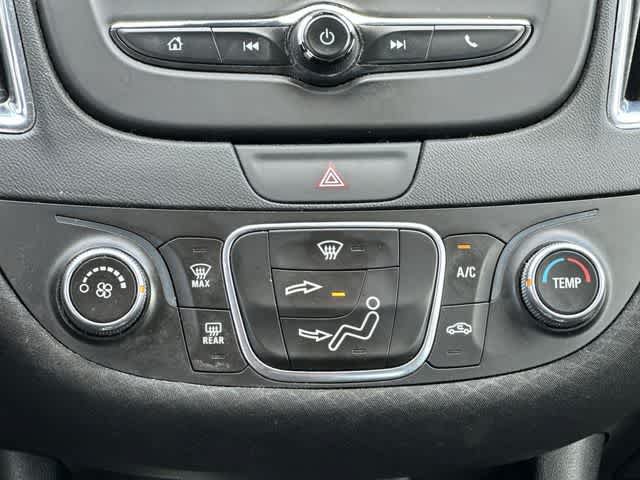 Used 2018 Chevrolet Malibu LT FWD image 14