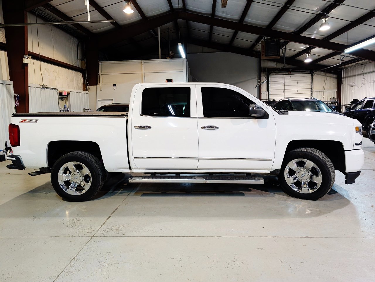 Used 2017 Chevrolet Silverado 1500 LTZ Z71 image 9