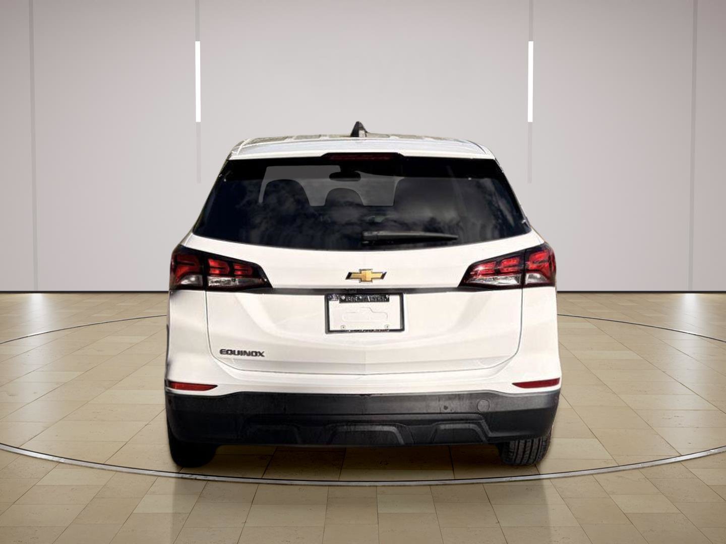 Used 2024 Chevrolet Equinox LS w/ LS Convenience Package FWD image 4