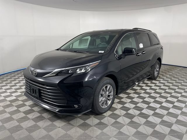 New 2026 Toyota Sienna XLE FWD image 1