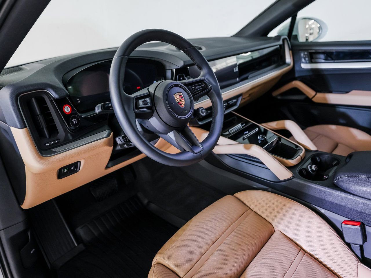 Certified 2025 Porsche Cayenne Coupe image 4