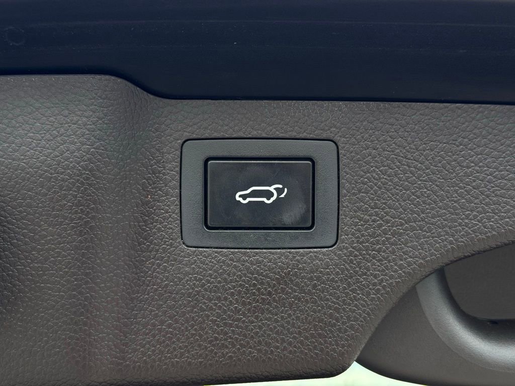 Used 2017 Hyundai Santa Fe Sport FWD image 18