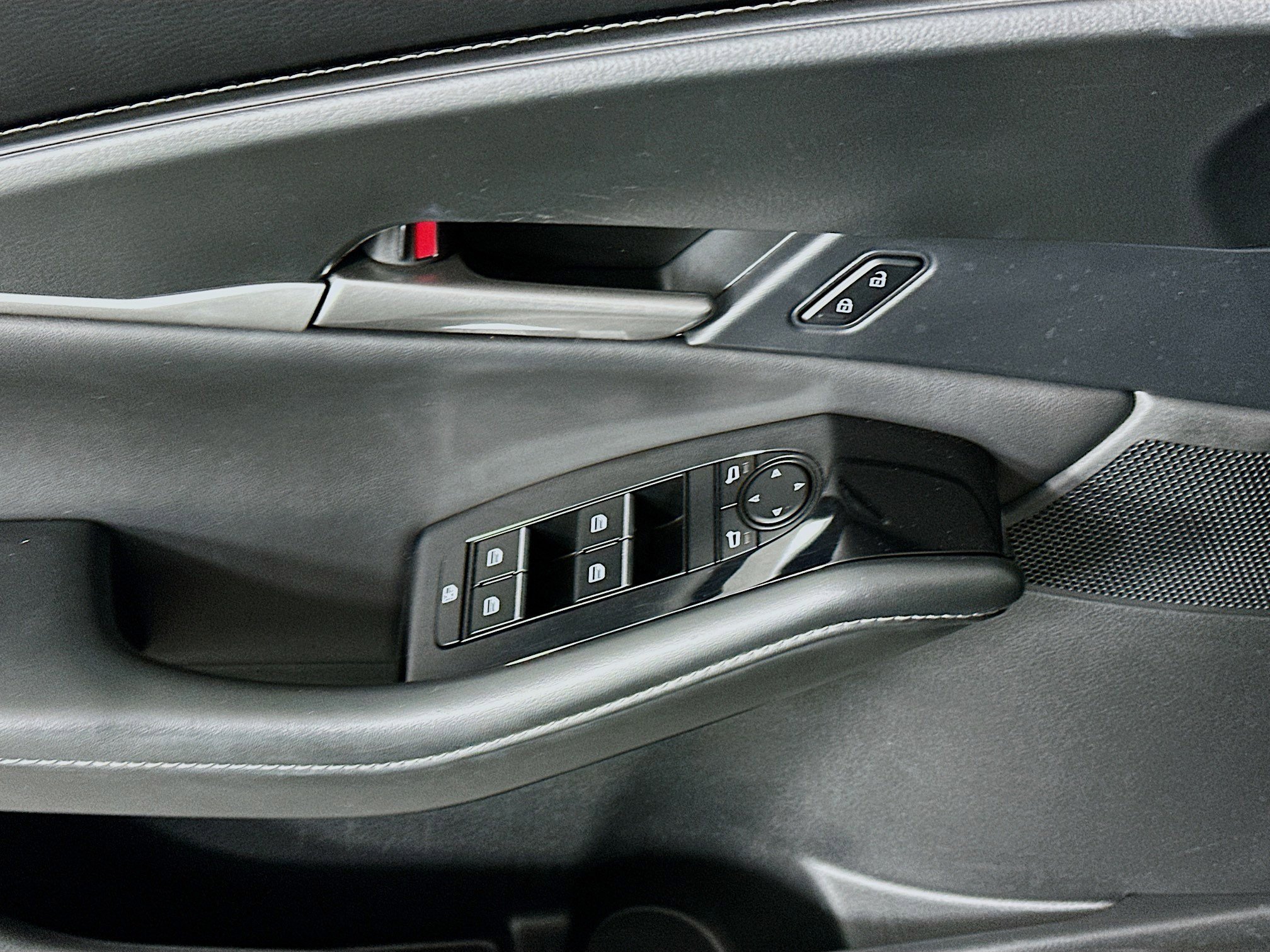 Used 2025 MAZDA CX-30 AWD 2.5 S w/ Select Sport Pkg image 15