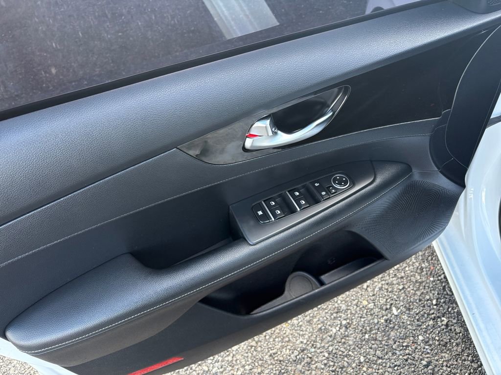 Used 2019 Kia Forte S w/ S Premium Package image 11