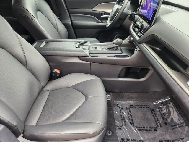 Used 2025 Toyota Grand Highlander AWD Hybrid image 21
