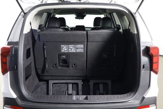 Used 2025 Kia Carnival FWD image 18