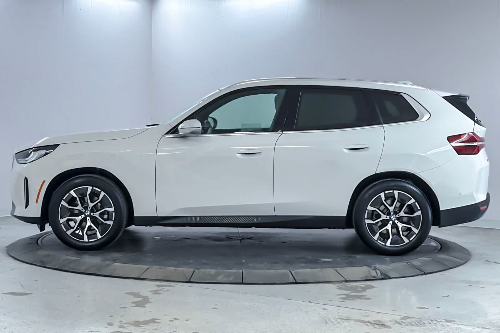Used 2026 BMW X3 xDrive30i w/ Convenience Package AWD/4WD image 5