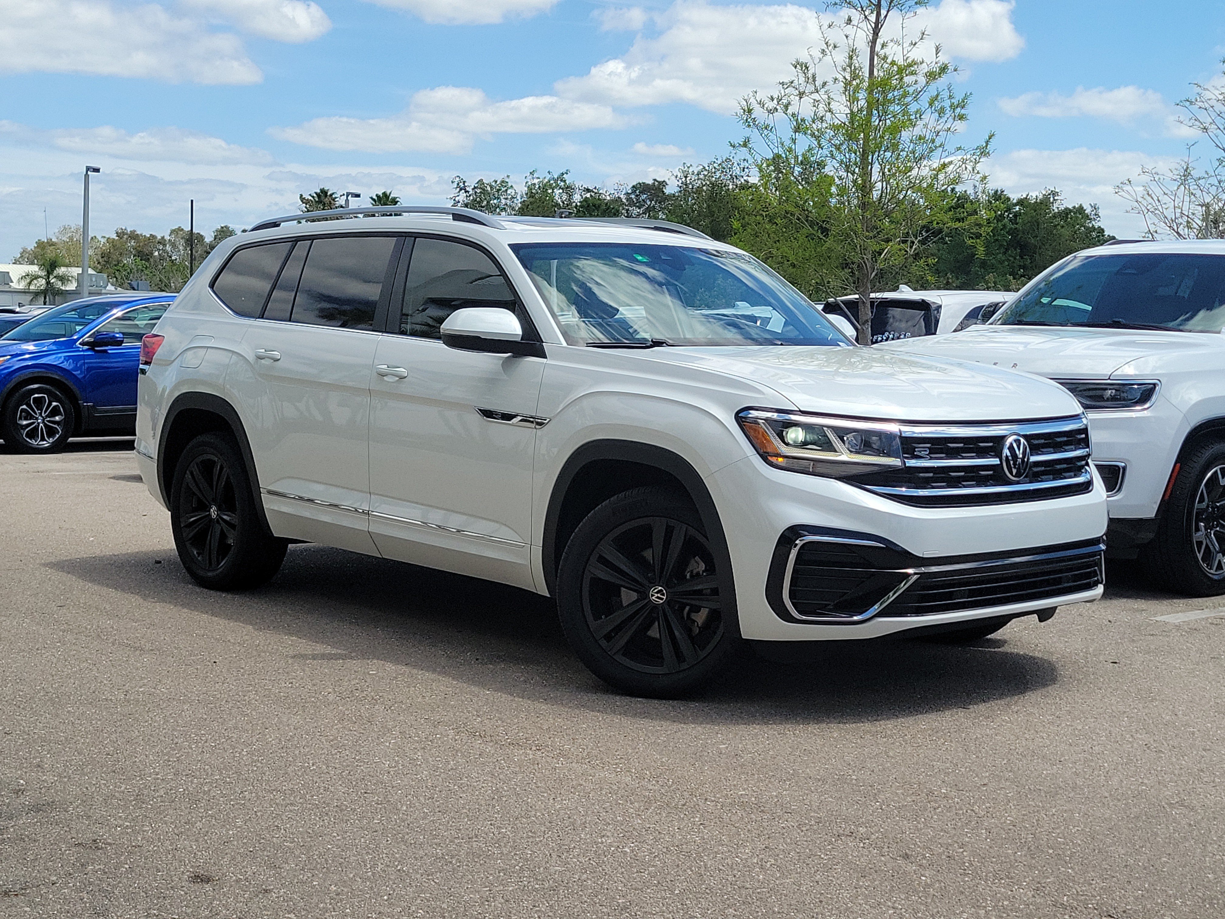 Used 2022 Volkswagen Atlas SEL R-Line AWD/4WD image 31