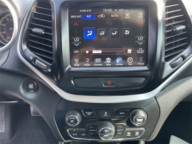 Used 2018 Jeep Cherokee Latitude Plus w/ Comfort/Convenience Group image 19