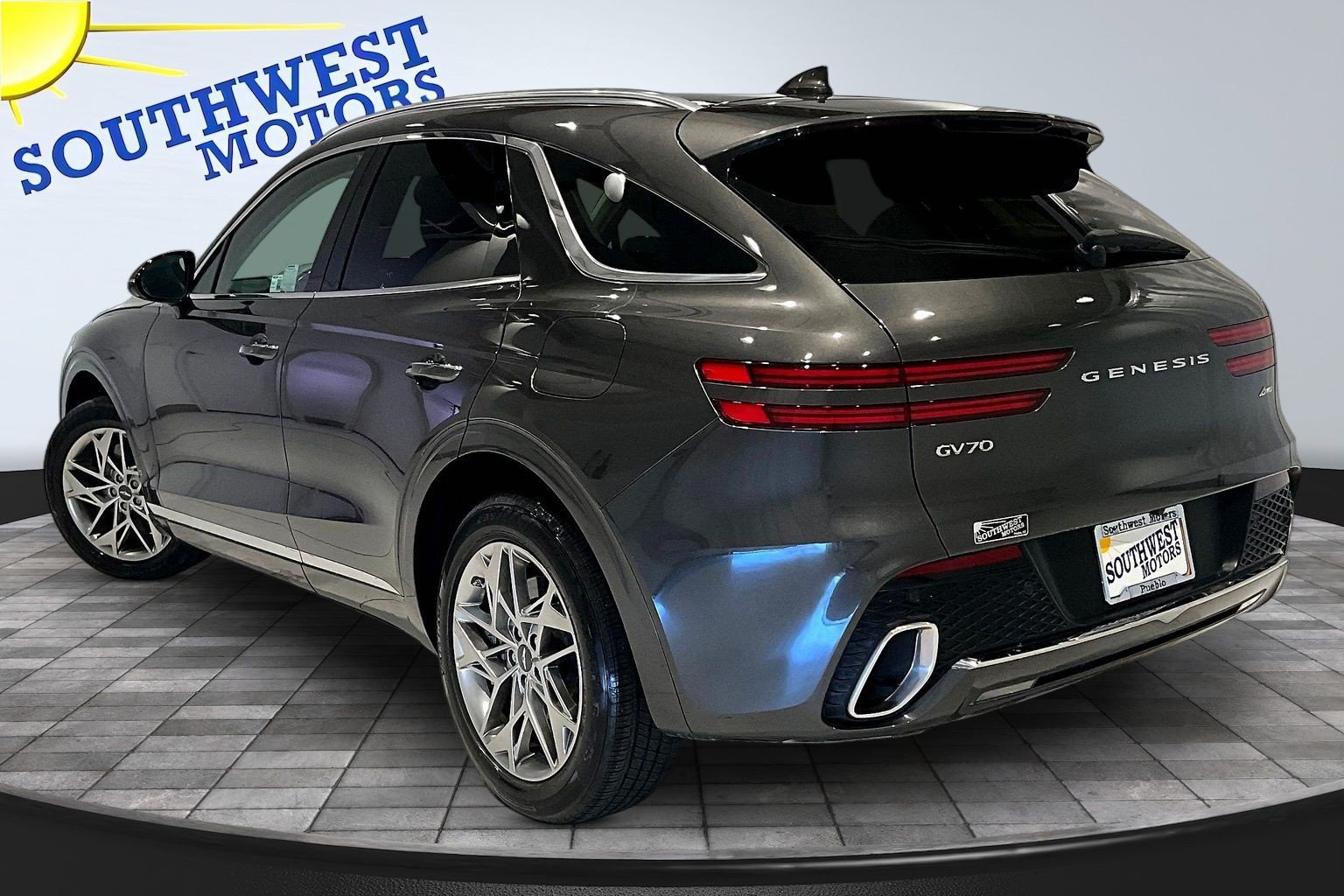 Used 2025 Genesis GV70 2.5T AWD/4WD image 5