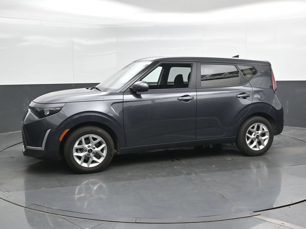 Used 2025 Kia Soul LX w/ LX Technology Package FWD image 7