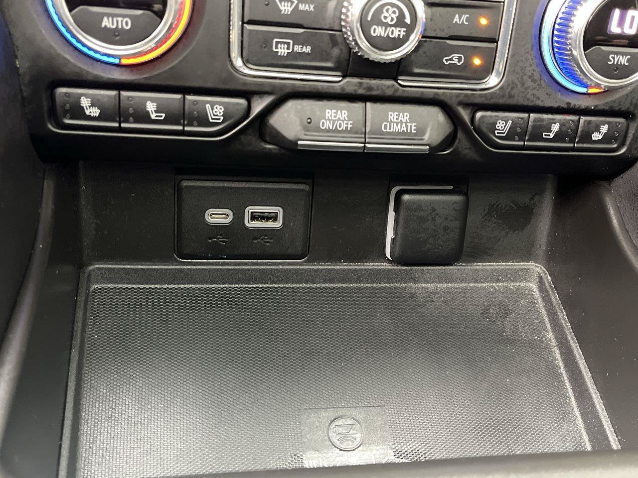 Certified 2022 GMC Yukon AT4 w/ Technology Package AWD/4WD image 27