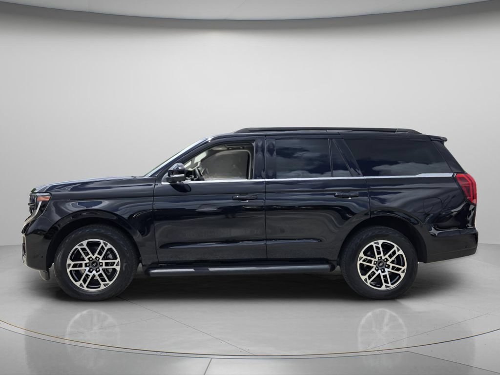 Used 2025 Ford Expedition Active AWD/4WD image 3