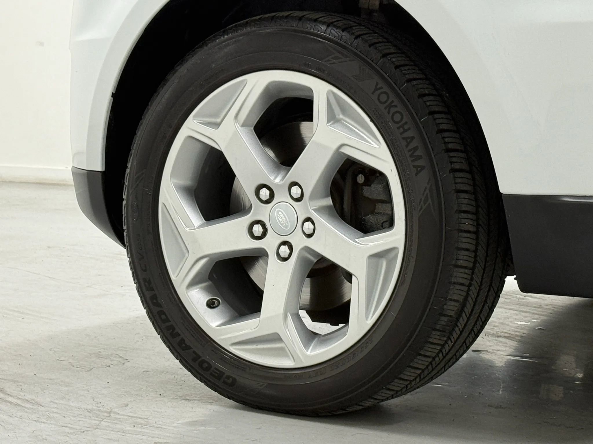 Used 2016 Land Rover Range Rover Sport SE image 48