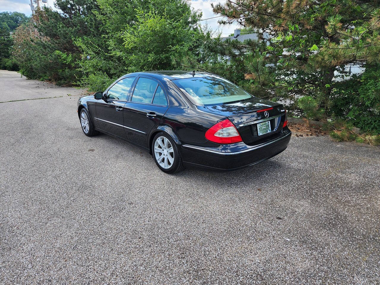 Used 2009 Mercedes-Benz E 350 4MATIC Sedan image 5