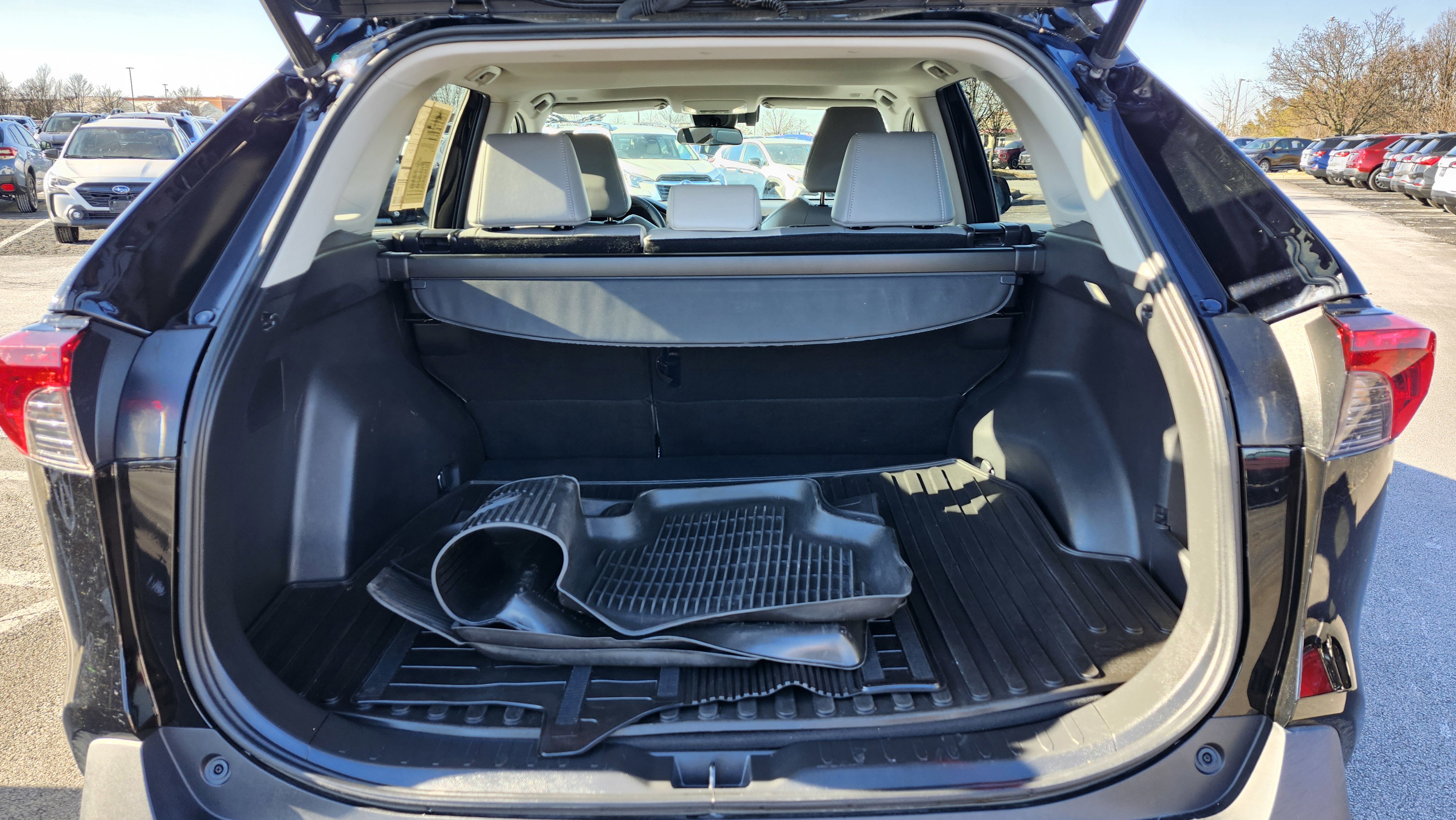 Used 2023 Toyota RAV4 XLE Premium image 24