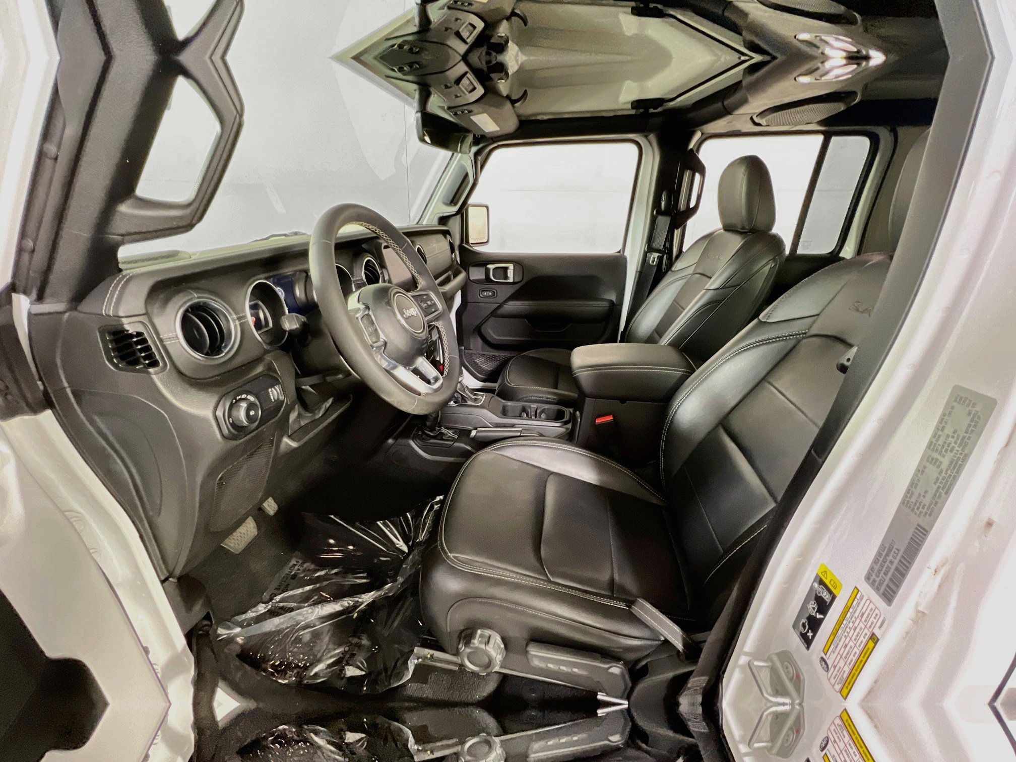 Used 2023 Jeep Wrangler Unlimited Sahara AWD/4WD image 19