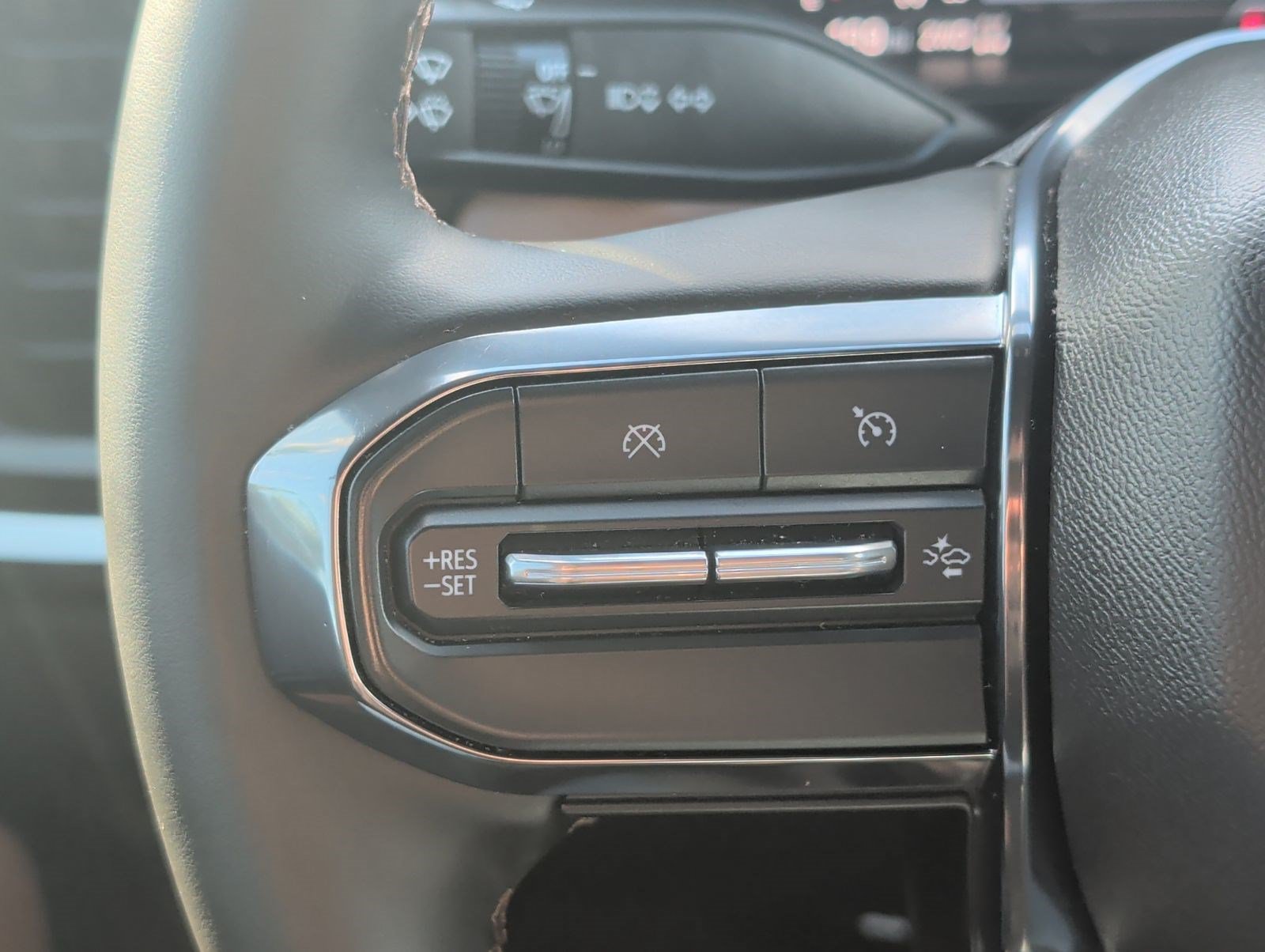 Used 2024 GMC Canyon AT4 w/ AT4 Premium Package AWD/4WD image 14