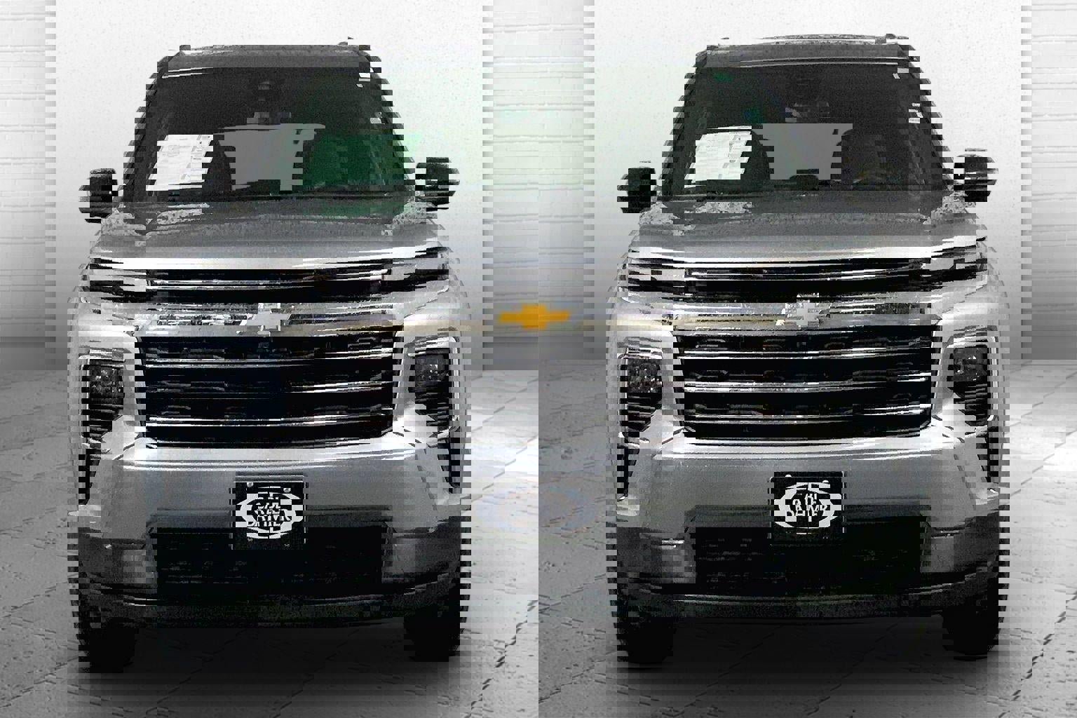 Used 2024 Chevrolet Traverse LT image 2