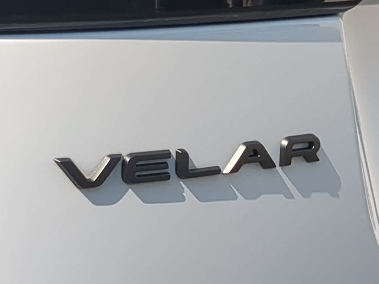 Certified 2026 Land Rover Range Rover Velar Dynamic SE AWD/4WD image 13