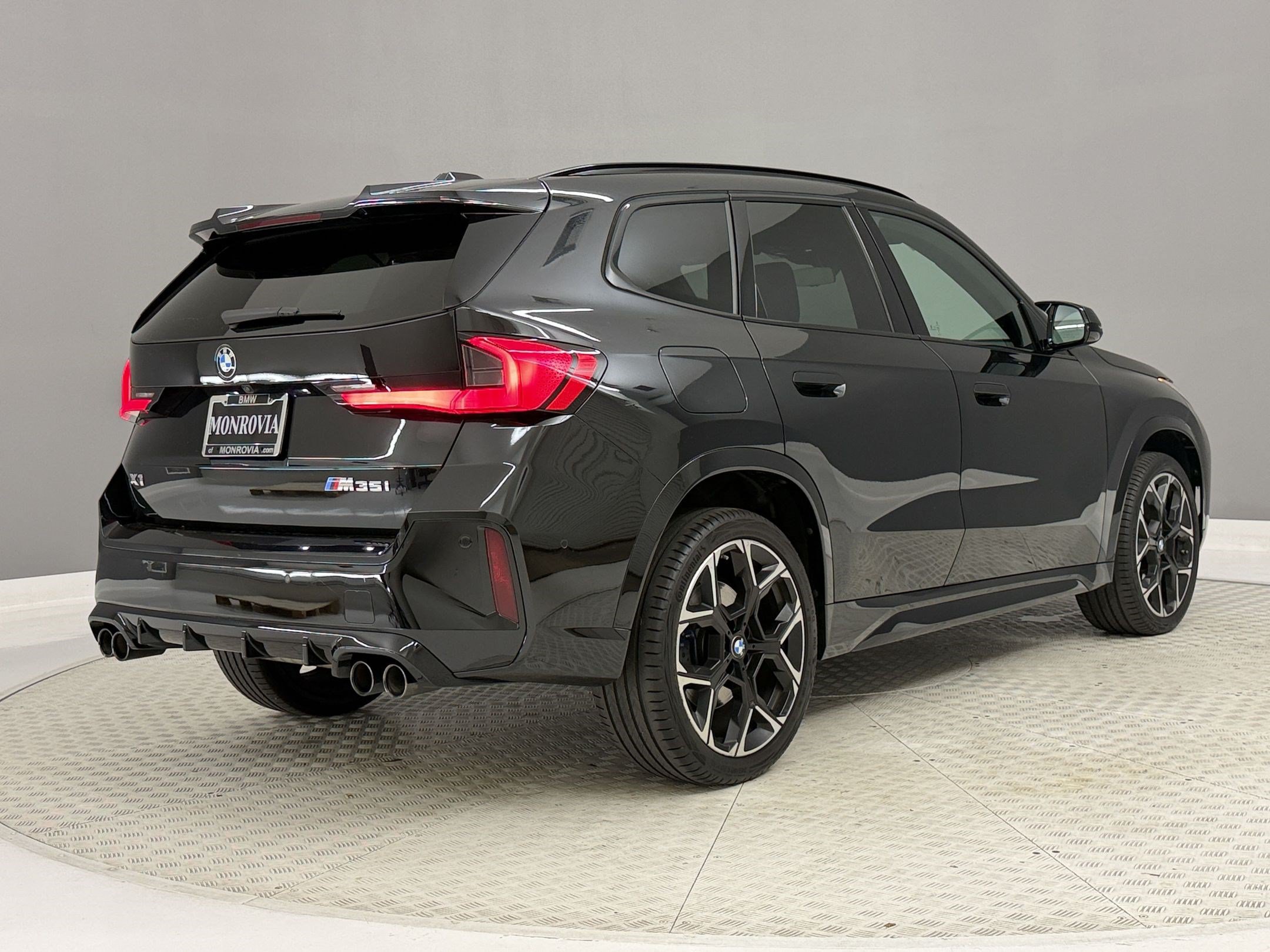 Used 2024 BMW X1 M35i w/ Shadowloine Package AWD/4WD image 9