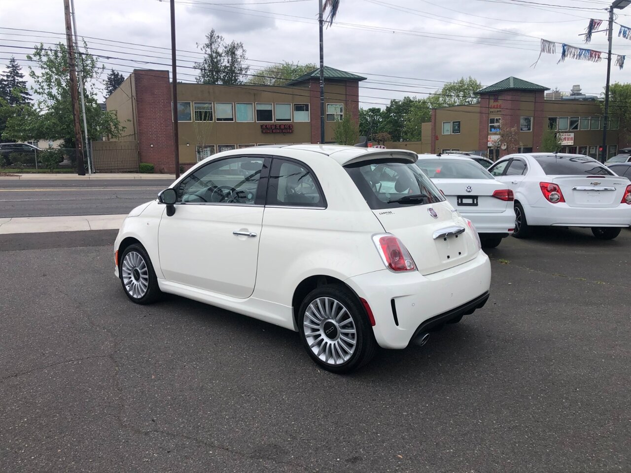 Used 2018 FIAT 500 Lounge FWD image 3