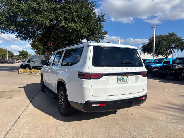 Used 2024 Jeep Wagoneer L Series II w/ Flexible Seating Group RWD image 7