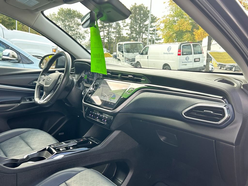Certified 2023 Chevrolet Bolt EUV Premier w/ Sun & Sound Package image 31