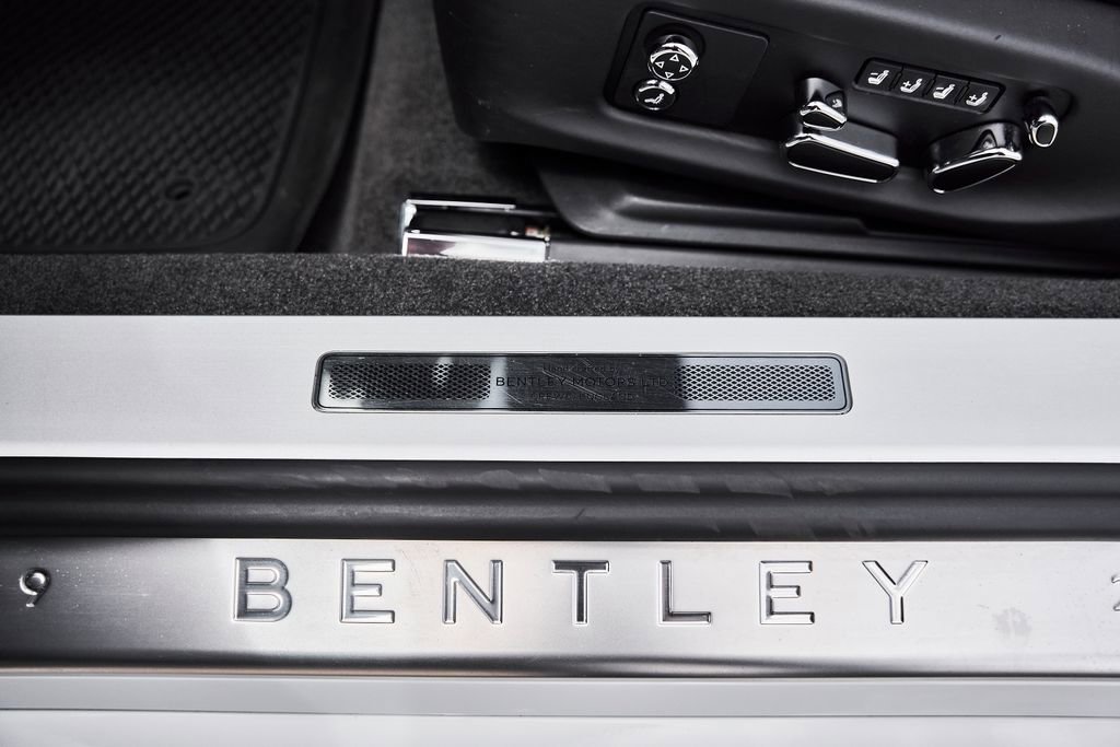Used 2020 Bentley Continental GT AWD/4WD image 32