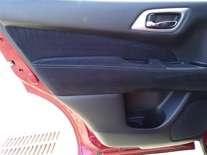 Used 2016 Nissan Pathfinder SV image 20