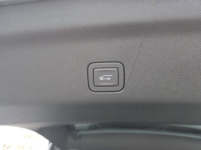 New 2026 Chevrolet Suburban High Country image 22