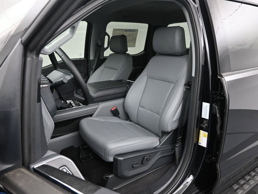 New 2025 Ford F150 Lightning Flash AWD/4WD image 8