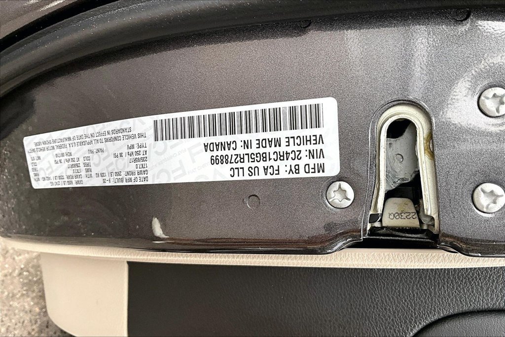Used 2020 Chrysler Pacifica Touring-L FWD image 19