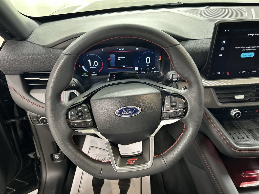Used 2025 Ford Explorer ST w/ Sun And Sound Package AWD/4WD image 4