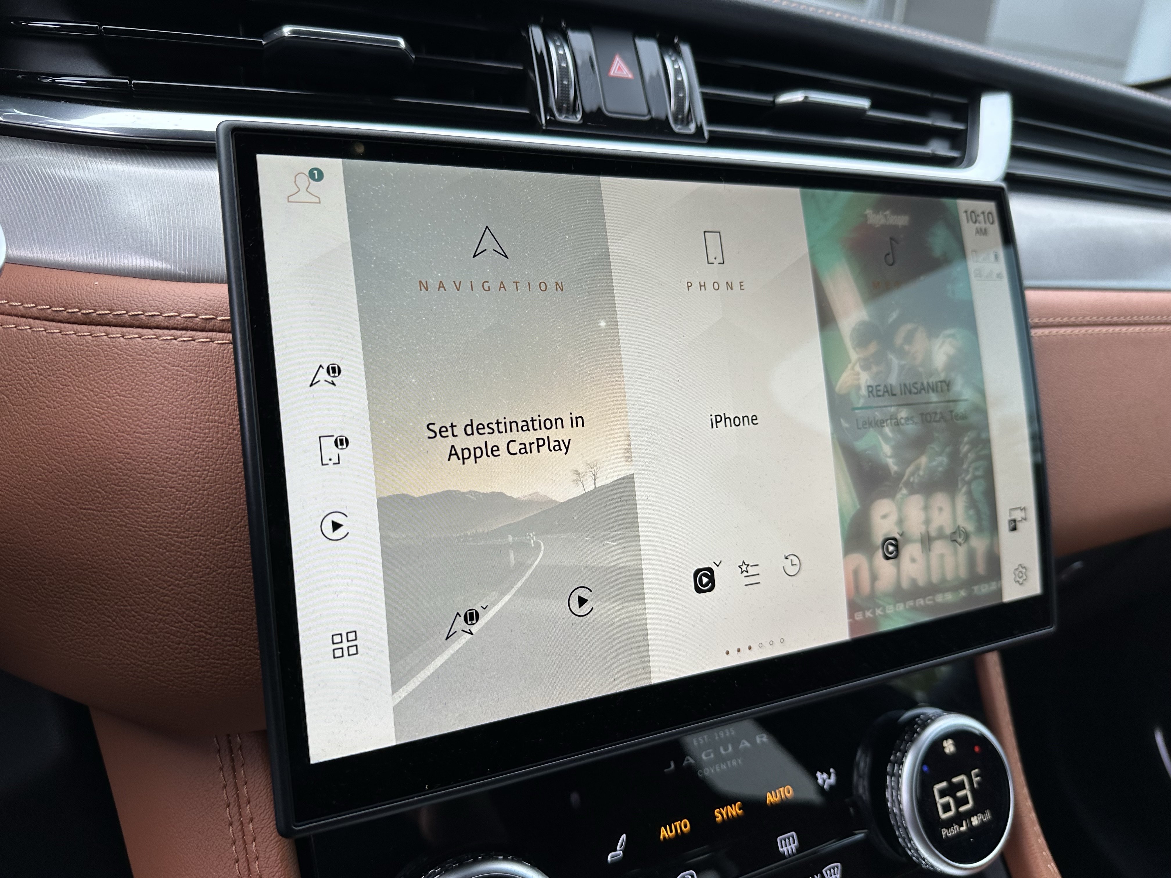 Certified 2026 Jaguar F-PACE R-Dynamic S AWD/4WD image 27
