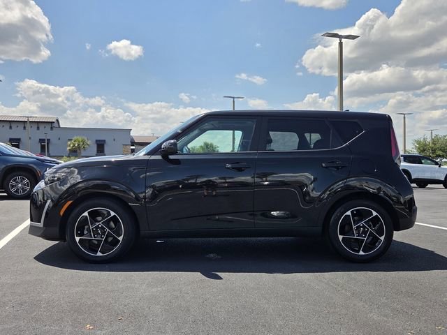 Used 2023 Kia Soul EX FWD image 3
