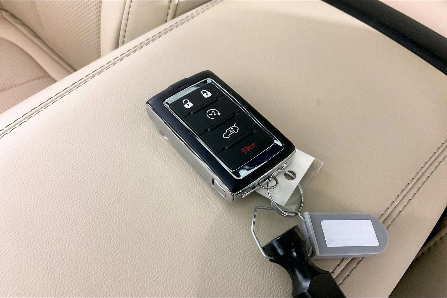 Used 2024 Jeep Grand Cherokee Limited w/ Luxury Tech Group II AWD/4WD image 29