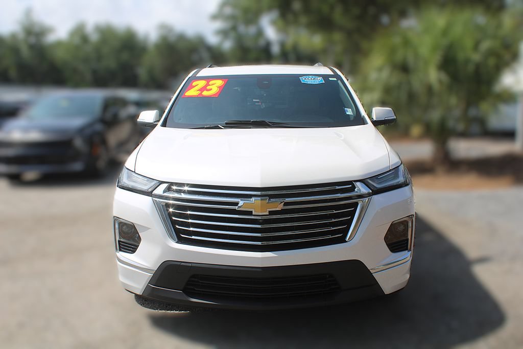 Used 2023 Chevrolet Traverse Premier FWD image 17