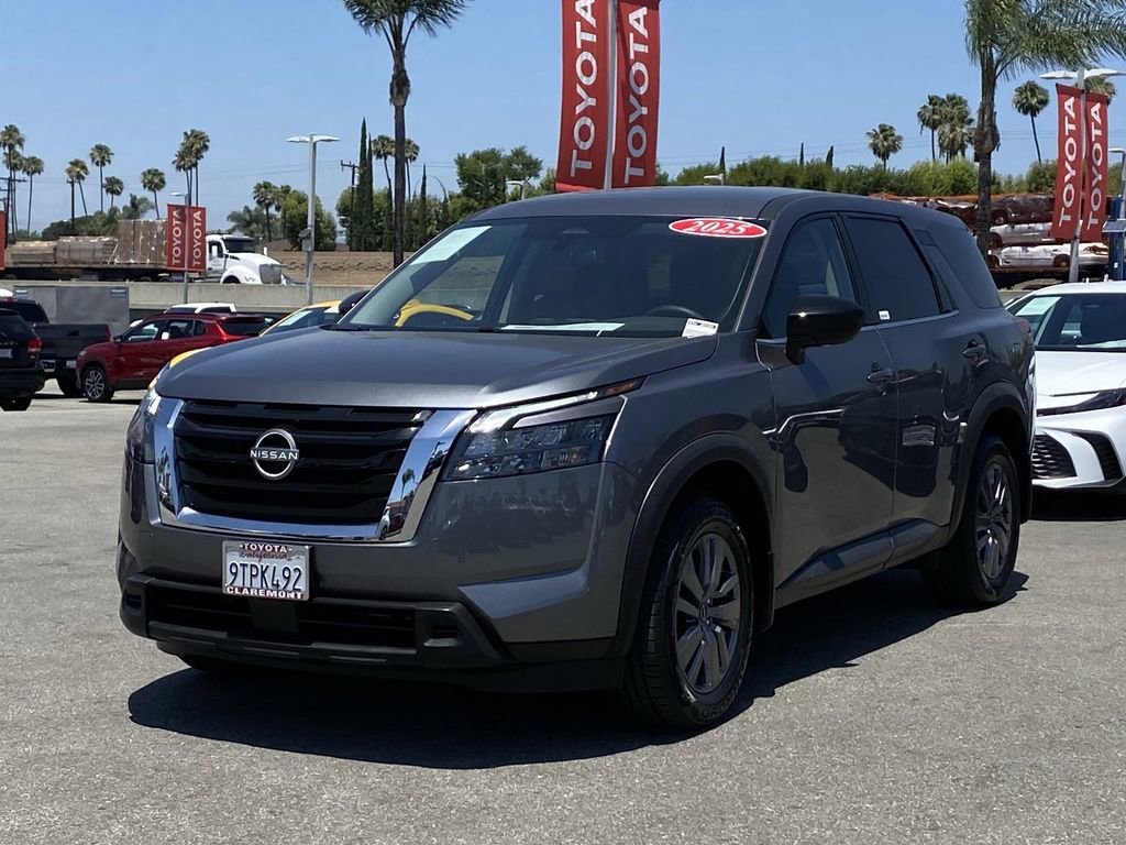 Used 2025 Nissan Pathfinder S w/ Cargo Package FWD image 39