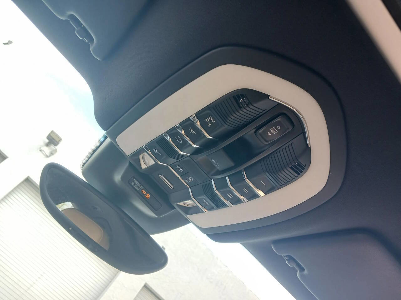 Used 2017 Porsche Macan image 42