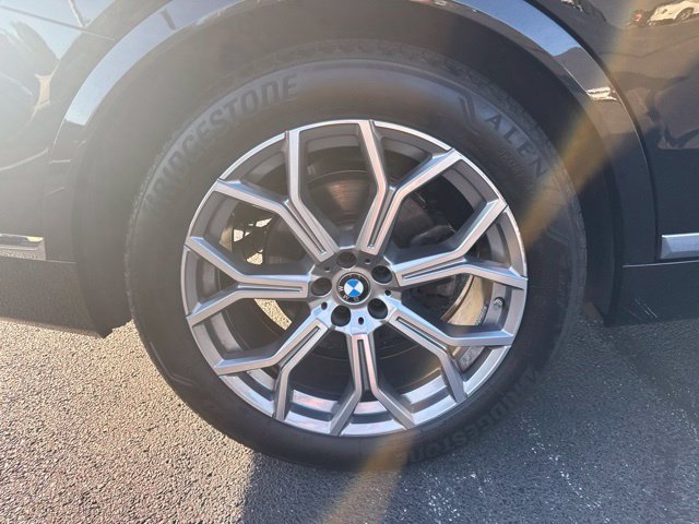 Used 2025 BMW X7 xDrive40i w/ Premium Package AWD/4WD image 10