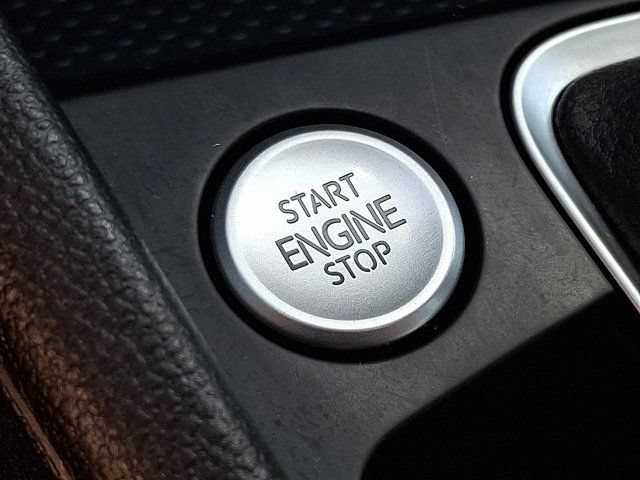 Certified 2025 Volkswagen Jetta SE FWD image 27