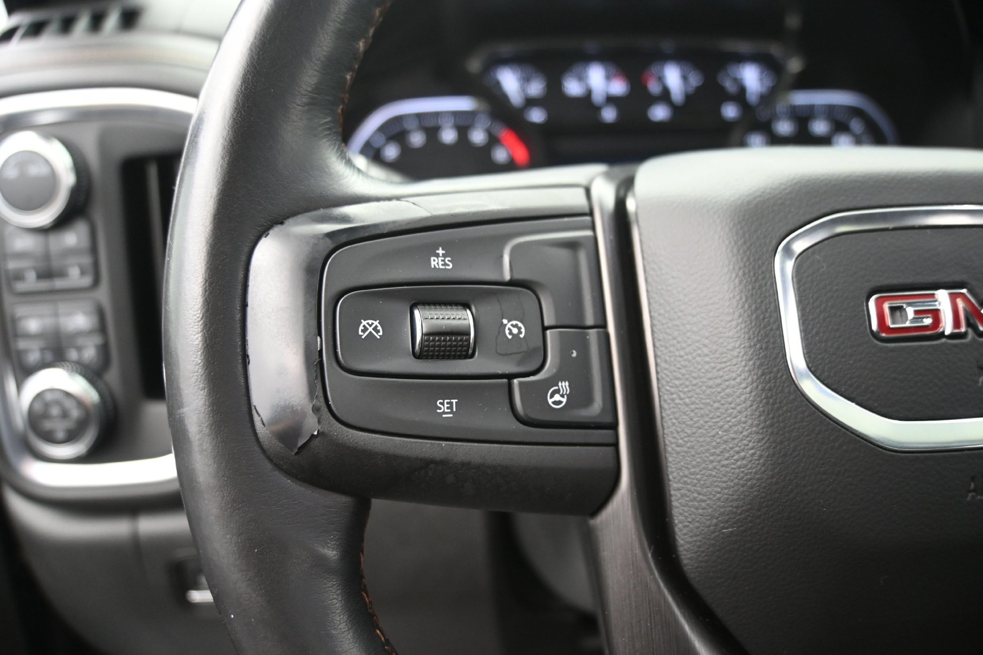 Used 2021 GMC Sierra 1500 AT4 w/ Off-Road Performance Package AWD/4WD image 26