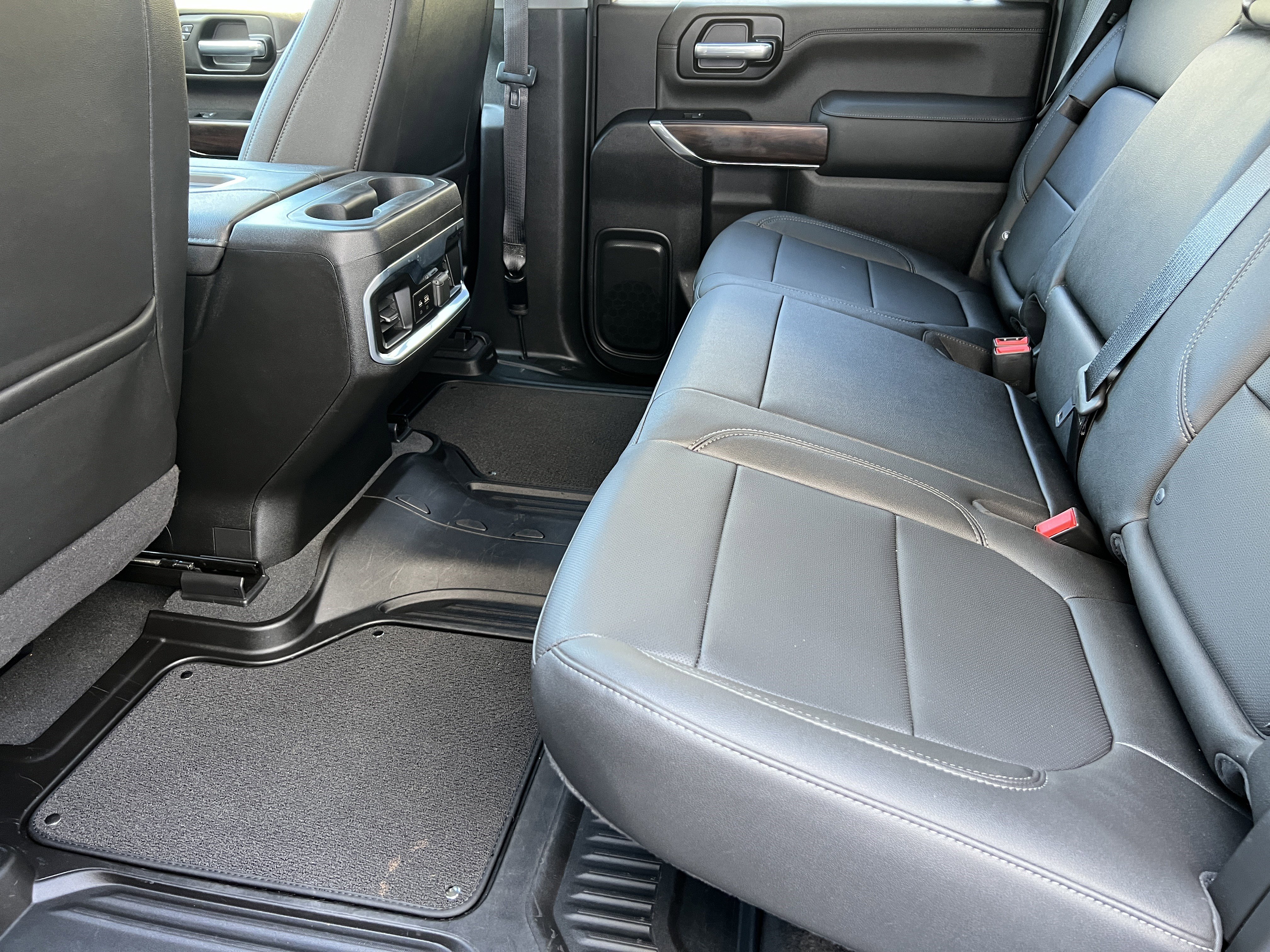 Used 2022 GMC Sierra 2500 SLT w/ SLT Preferred Package AWD/4WD image 18