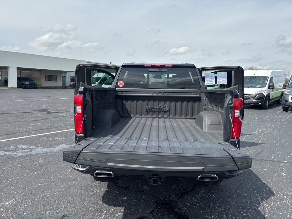 Used 2024 Chevrolet Silverado 1500 High Country w/ High Country Premium Package AWD/4WD image 15