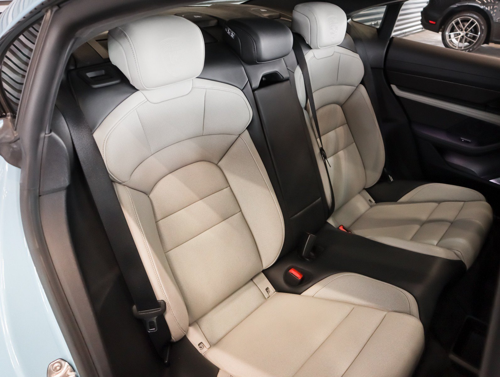 Certified 2022 Porsche Taycan Turbo AWD/4WD image 6